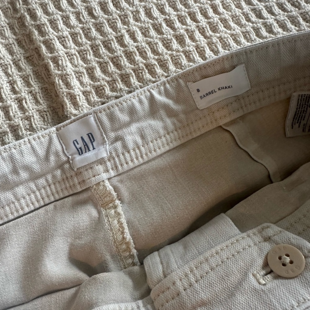 GAP High Waisted Cream/Beige Cotton Barrel Khaki Pants - Size 8 - Picture 5 of 16